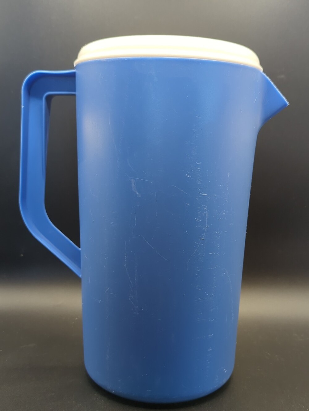 Rubbermaid Pitcher │ 2 1/4 Quart │  J-2445 & Lid J-2440 │ Blue & White │Vintage